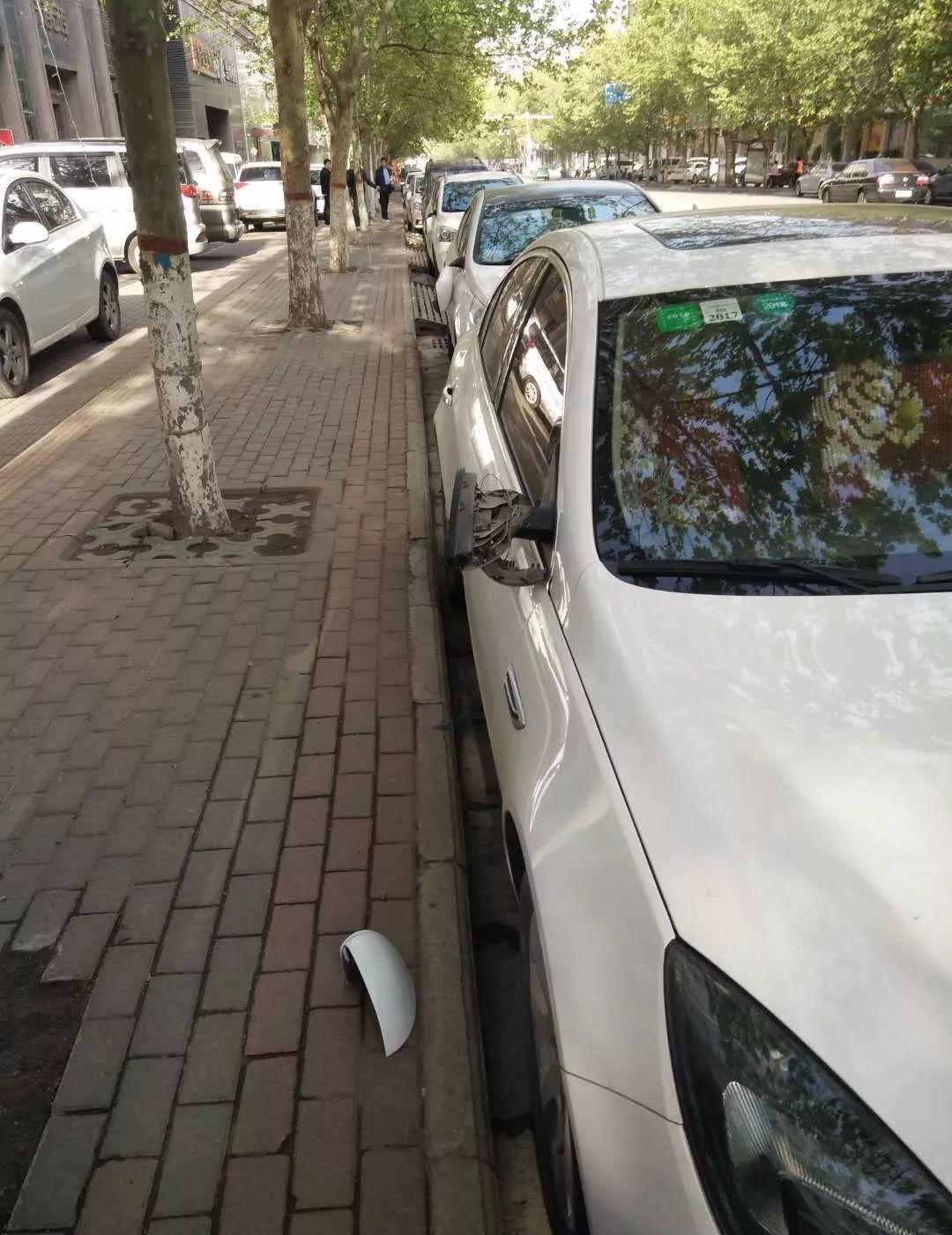 警方通报，私家车追尾客车事故详情，警方通报，私家车追尾客车事故细节曝光